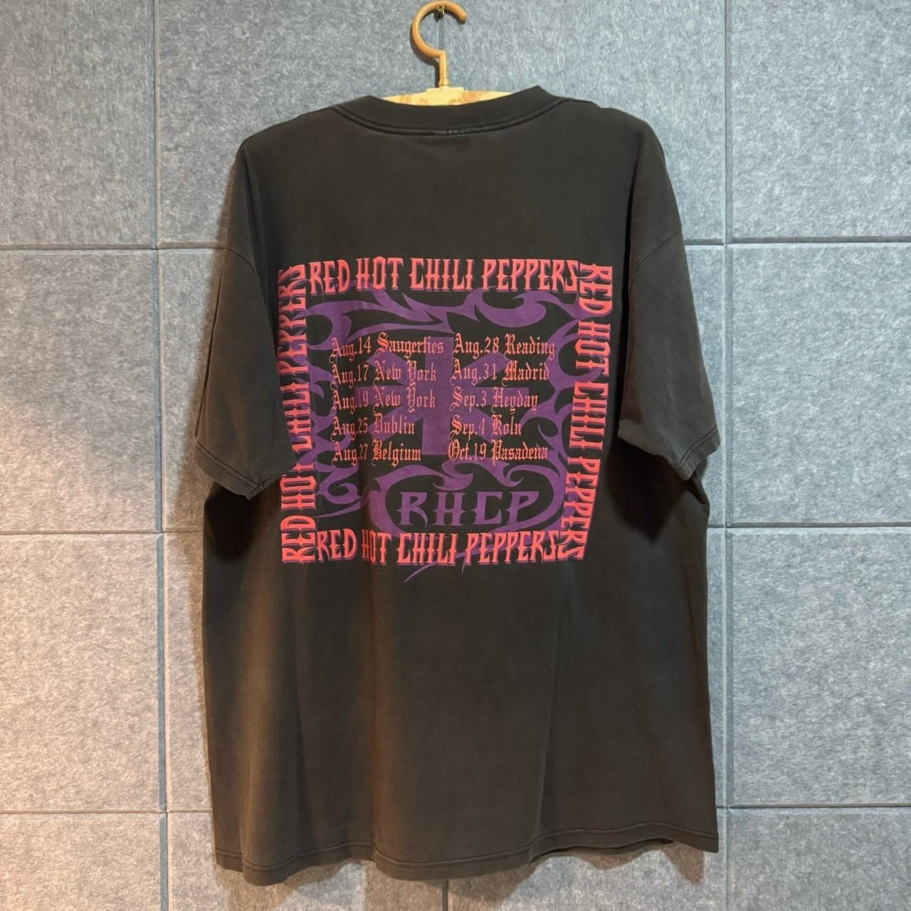 Red hot chili pepper Vintage shirt 1994 gallery
