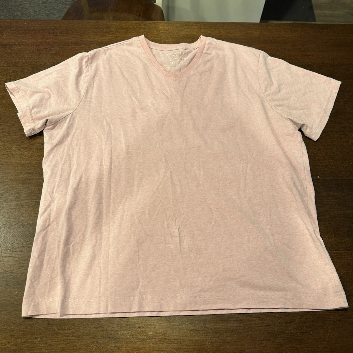 Banana Republic Premium Wash Men's XL Pink Solid V-Neck Short Sleeve T-Shirt gallery