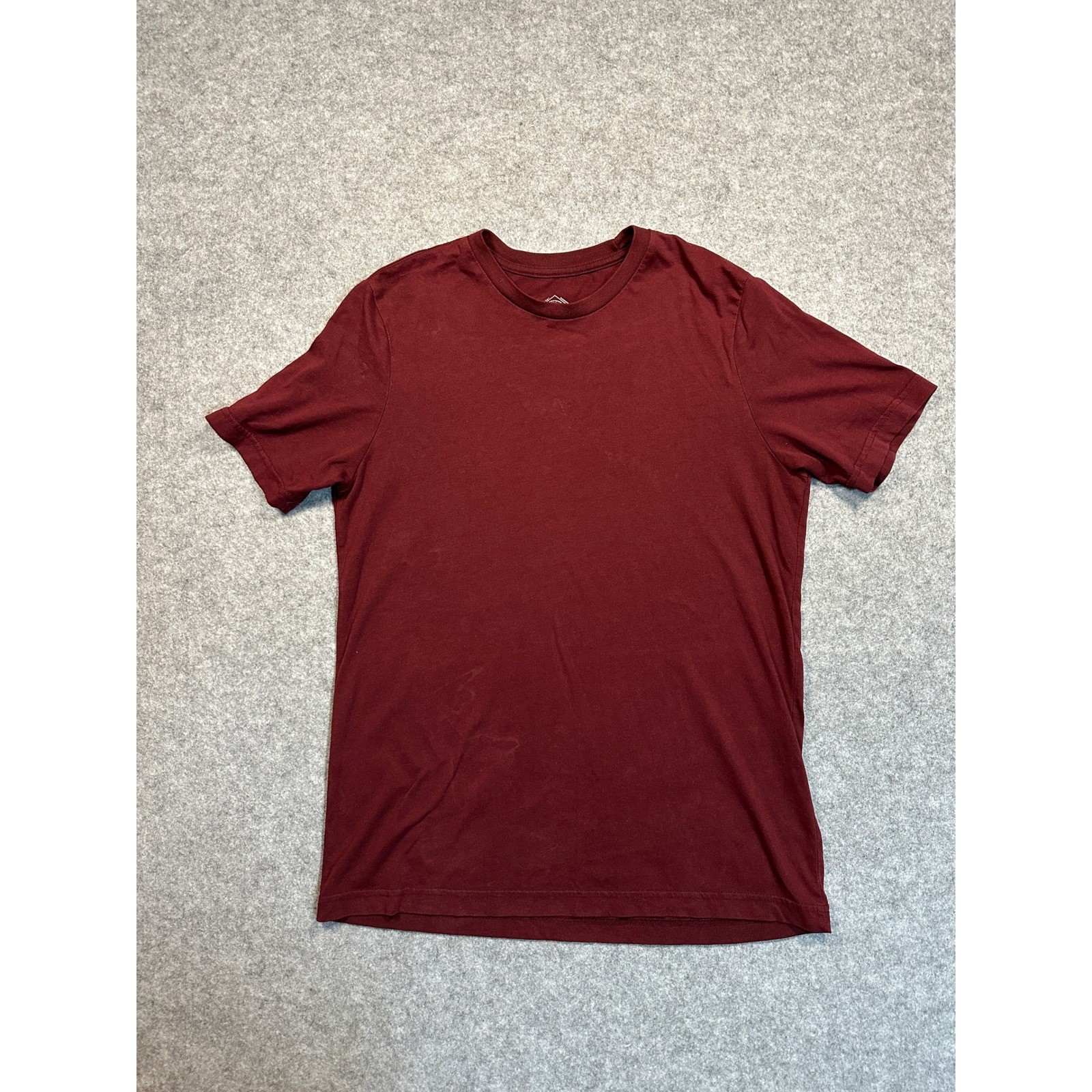St. John's Bay Classic Menswear T-Shirt Small Burgundy Cotton Blend Short Sleeve gallery