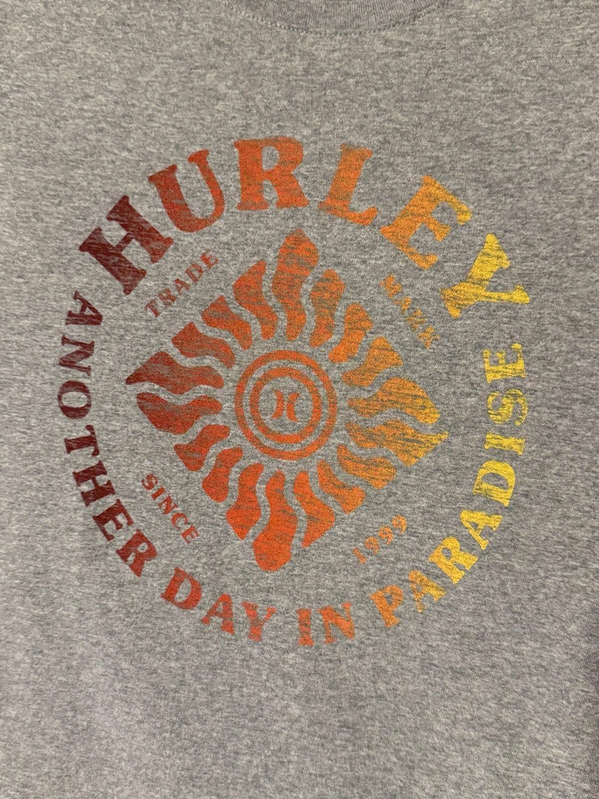 Hurley Gray Cotton Blend Knit Regular Fit Crew Neck Logo Graphic Tee Men's M gallery
