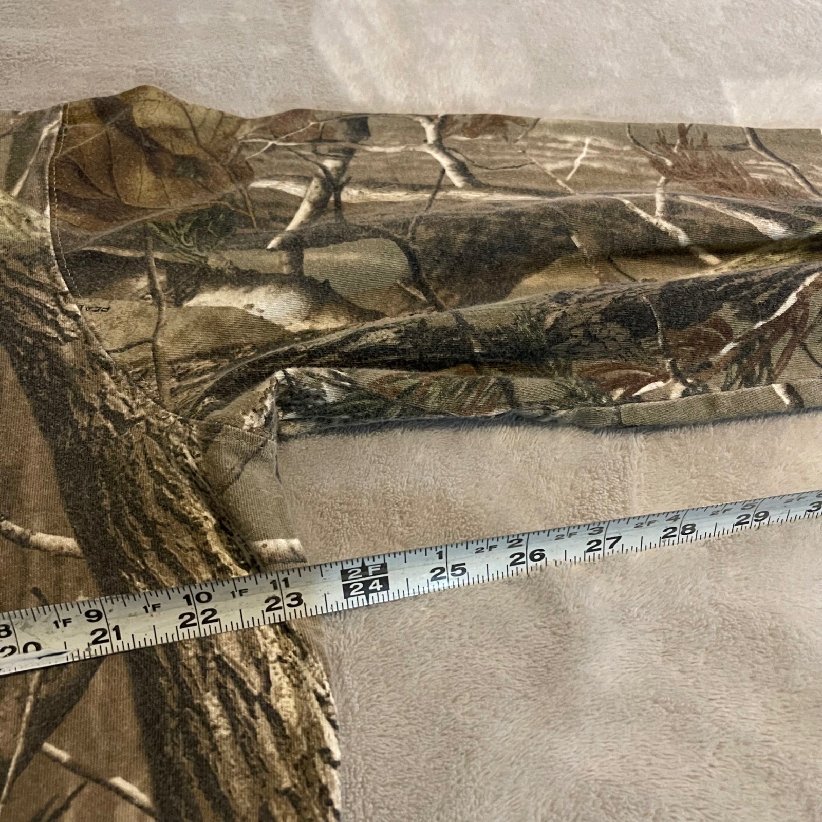 Realtree Mens XL Long Sleeve Pocket T-Shirt Camo Hunting Fishing AP Pattern Y2K gallery