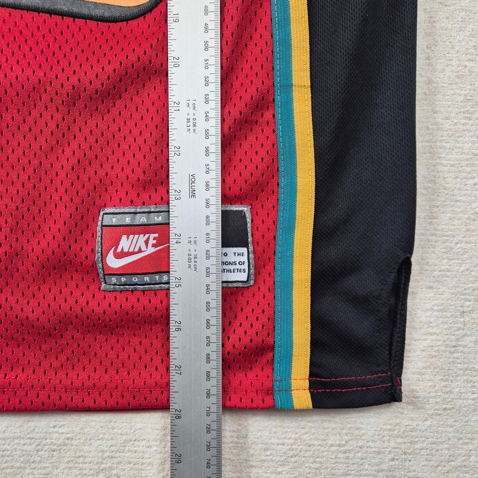 Vintage Nike Detroit Pistons Grant Hill 33 Jersey NBA Red Mens S gallery