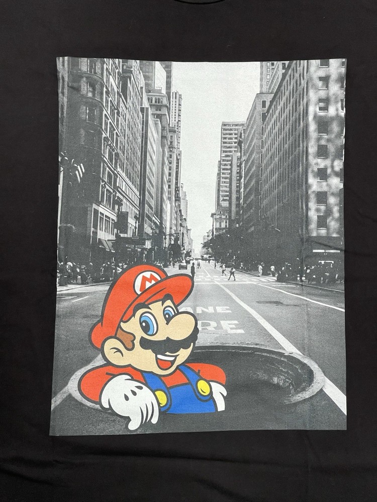 Nintendo Super Mario Men’s Mario Pop Up Street Graphic Tee Size Large