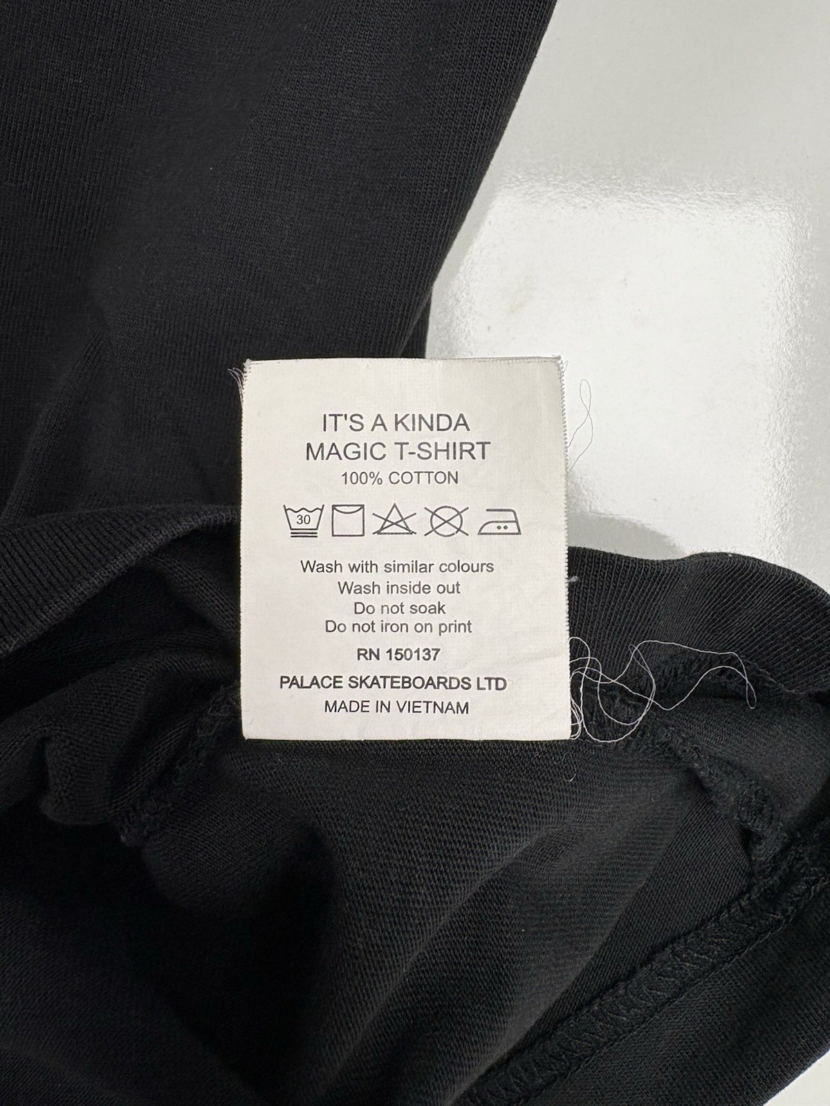 PALACE Skateboards 2021 A Kind Of Magic Tee Shirt MEDIUM Queen Band Rip Supreme gallery