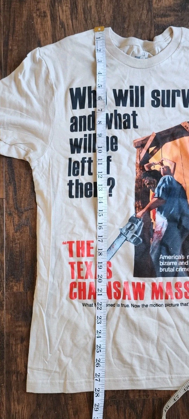 Hot Topic Authentic THE TEXAS CHAINSAW MASSACRE T-Shirt Men's Size Small, NEW!! gallery