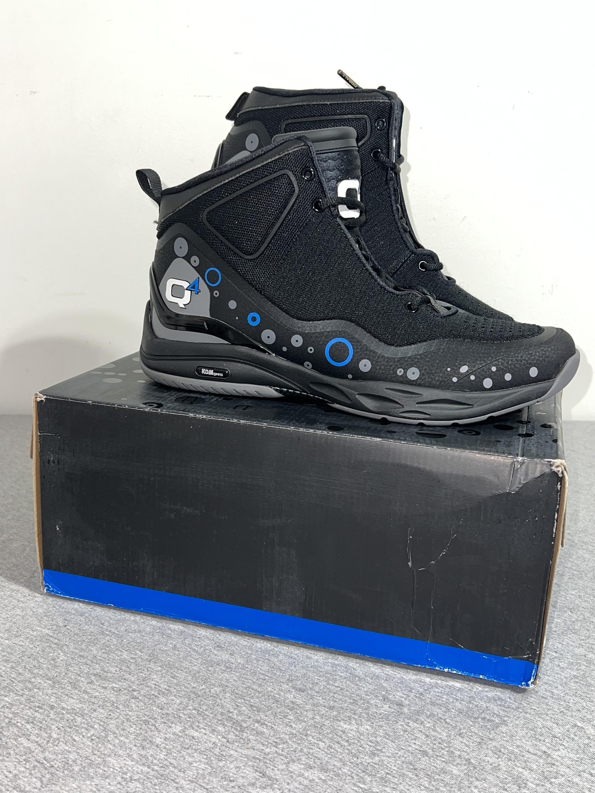 Q4 Sports 495 Jet Black Shoes Mens Size 11 Basketball Q4MB-013 Sneakers
