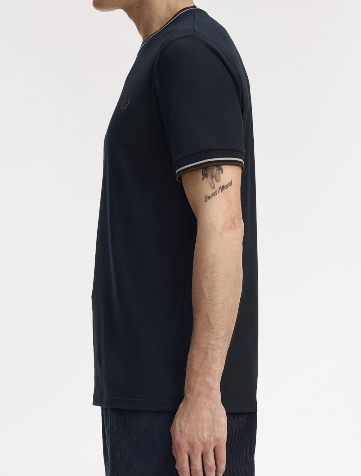 FRED PERRY TWIN TIPPED T-SHIRT NAVY/WARM OAT/BURNT TOBACCO 2XL RRP £50 BNWT gallery