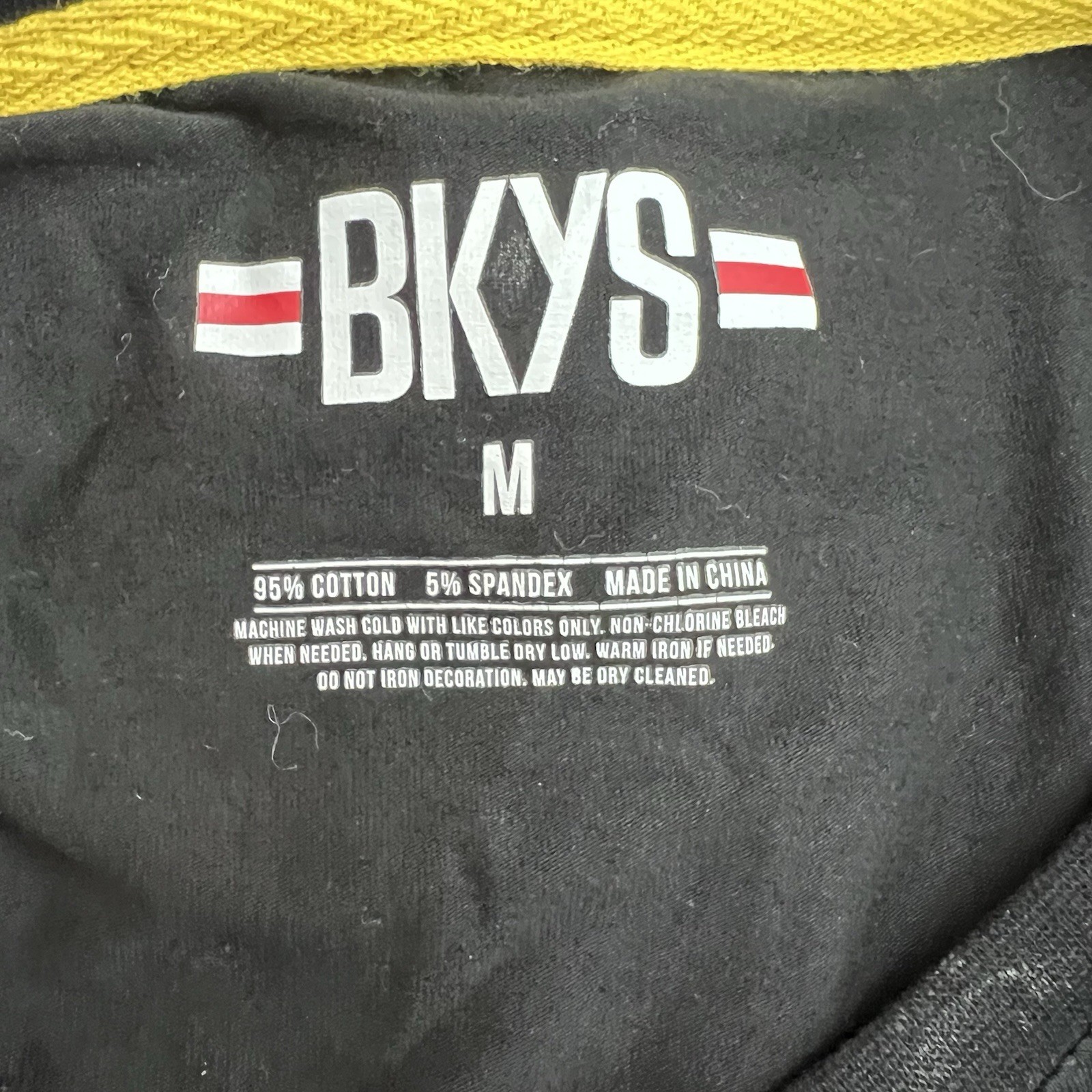 BKYS Be Kind Embroidered {atchwork T-Shirt Adult Size M Black gallery