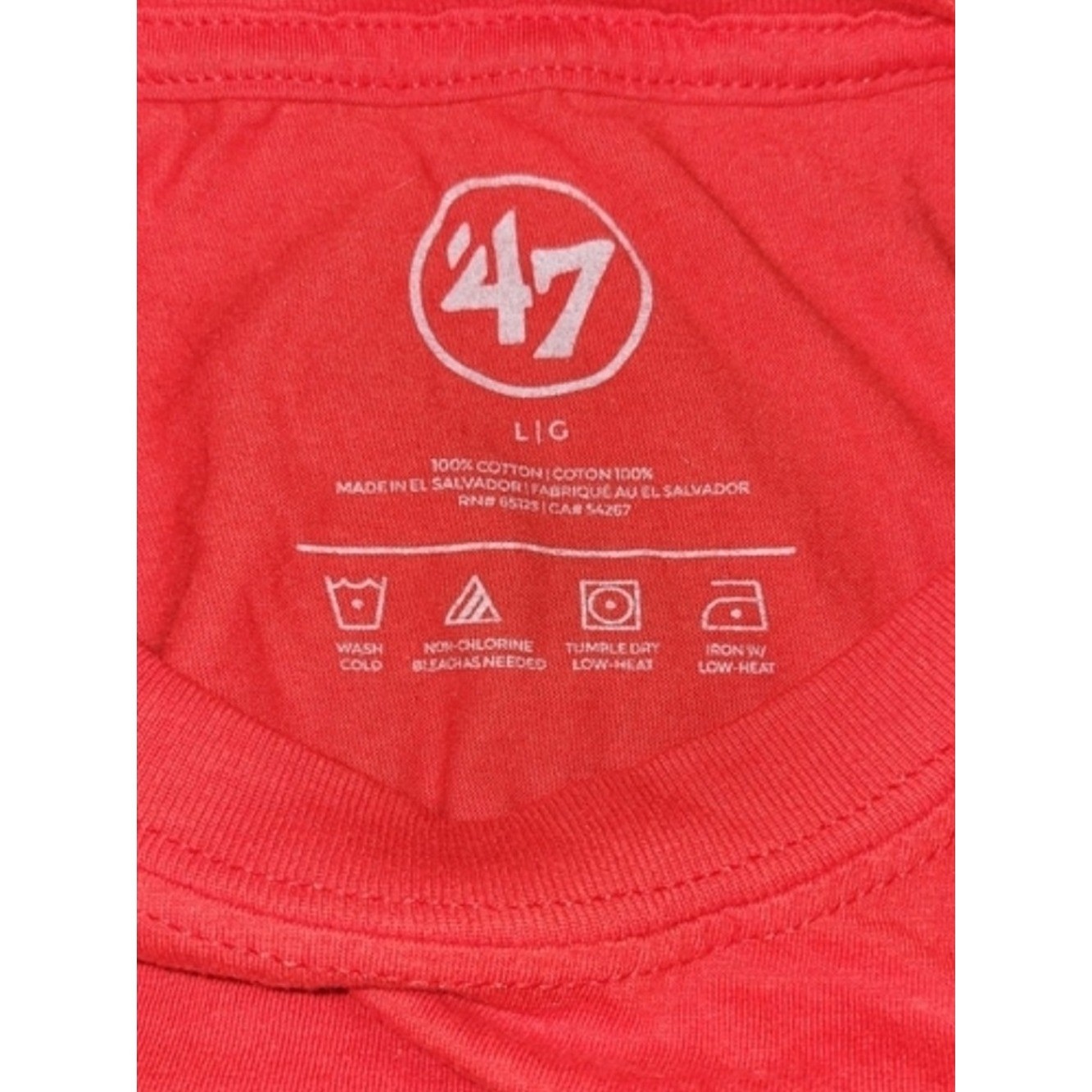 Tampa Bay Buccaneers Bundle: LARGE Red Tee + Gray Baseball Cap gallery
