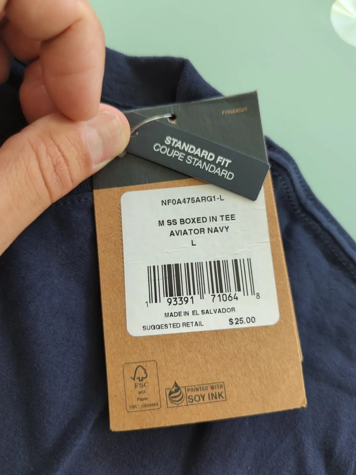 THE NORTH FACE Mens Boxed in Graphic Aviator Navy T Shirt Fish Sz L NF0A475ARG1 gallery