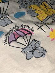 Vintage 80’s Floating Around Australia T Shirt Hot Air balloon Koala Bear