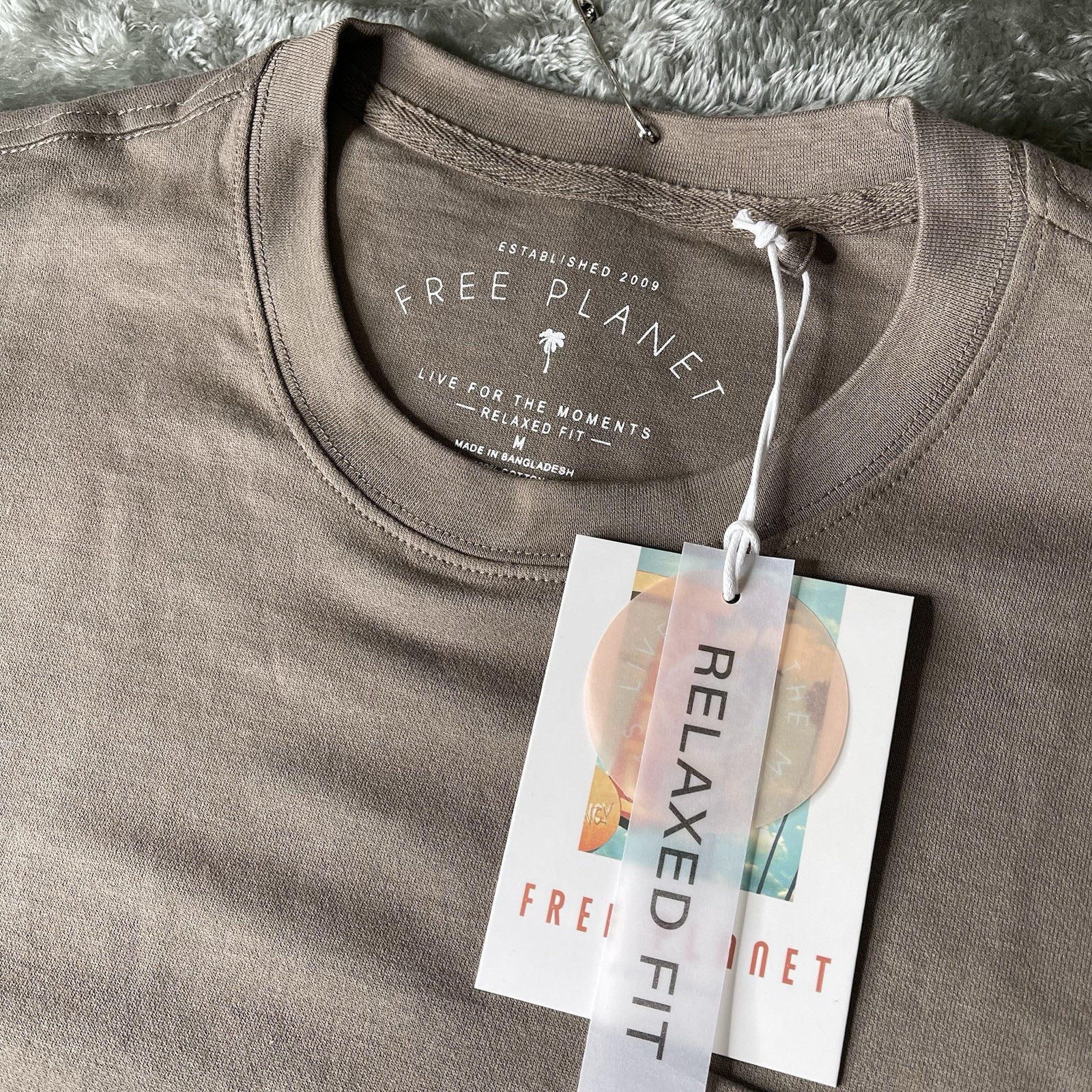 Free Planet Relaxed Fit Tshirt Size Medium Color Brown Streetwear NWT gallery