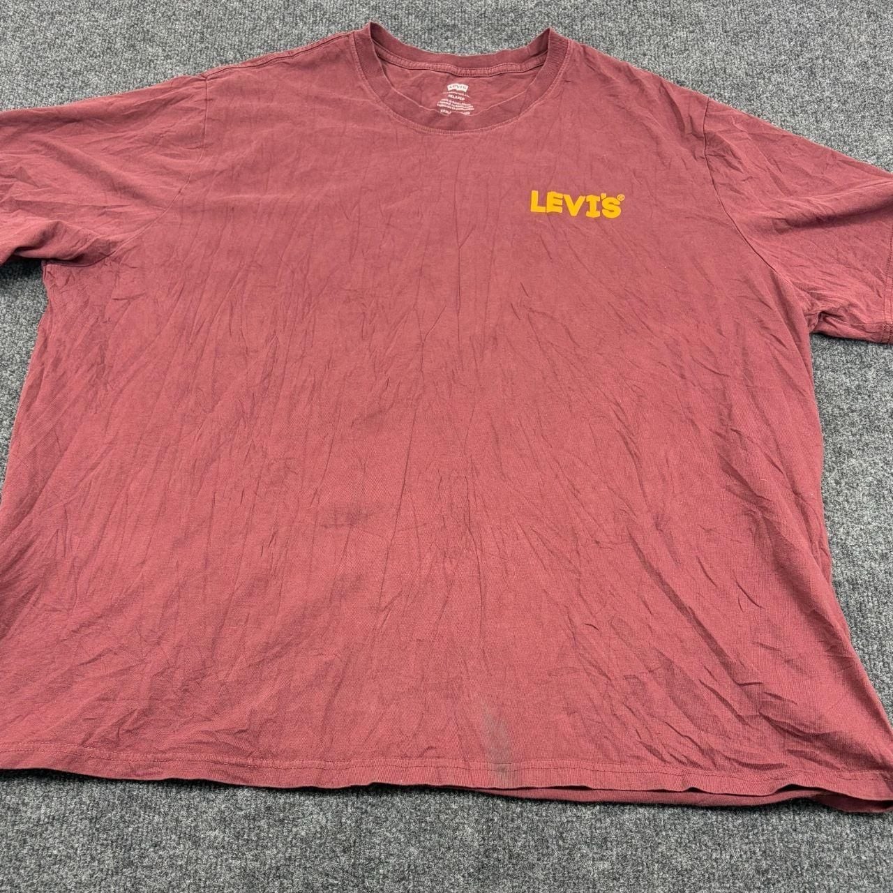Levi's Relaxed Fit Chest Logo T-Shirt gallery
