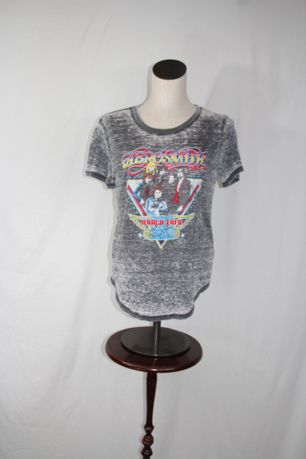 Aerosmith Womens World Tour T-Shirt Size Medium Multicolor Graphic Gray Burnout gallery