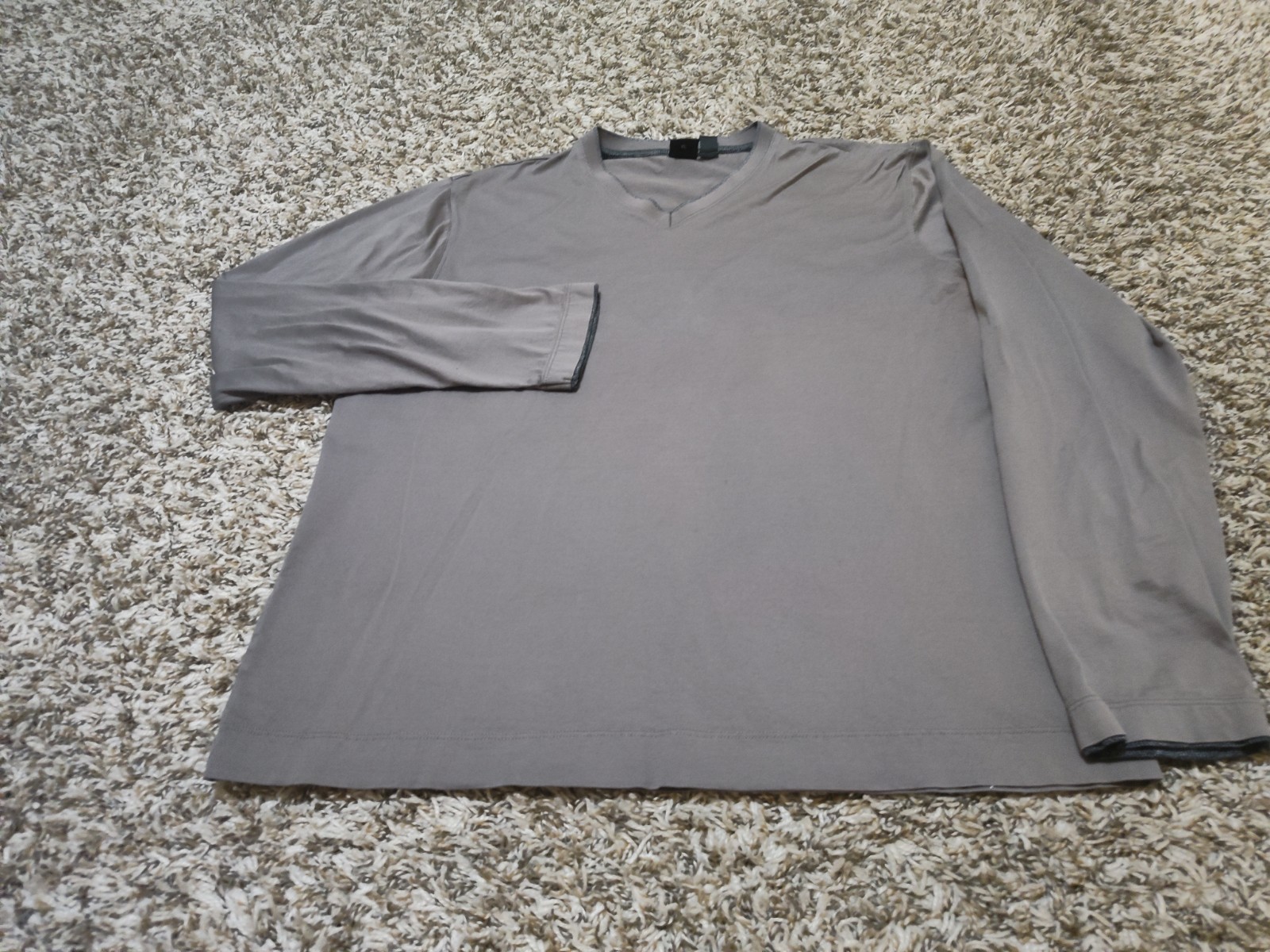 Hugo Boss T Shirt Mens XL Gray Solid Long Sleeve V Neck Pullover Cotton gallery