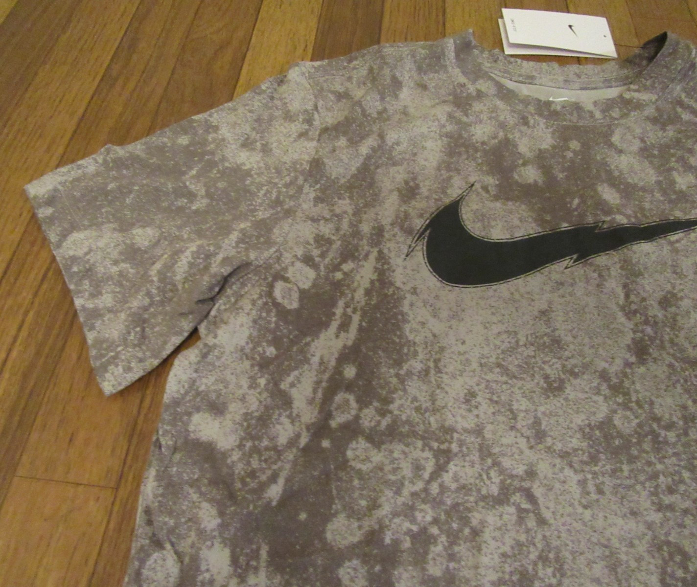 Nike Dri-Fit Heavy Metal Logo Tee T-Shirt Size Large Multi DH0220 033 Brand New gallery