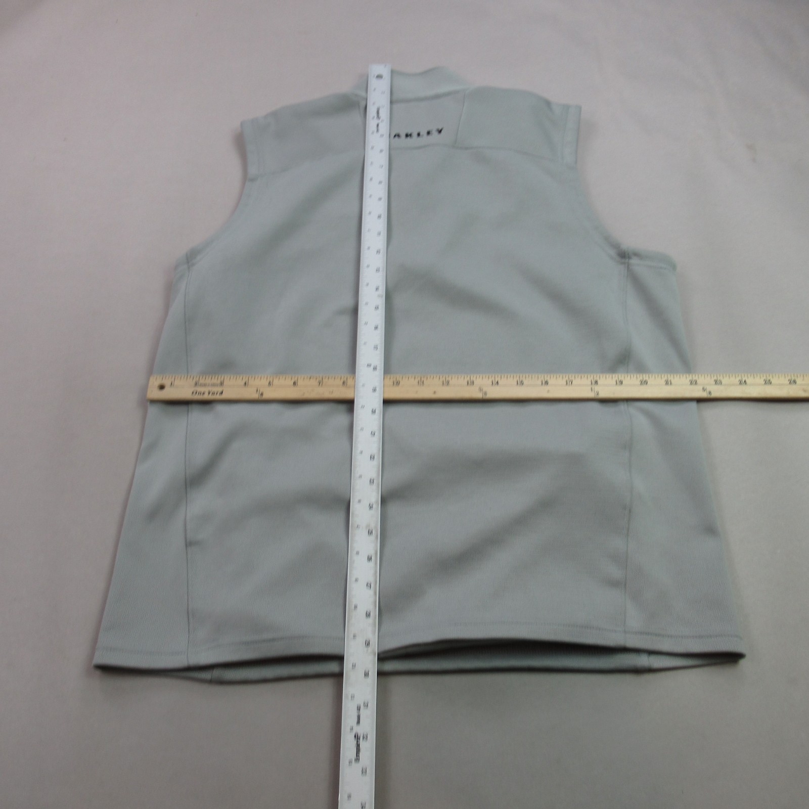 Oakley Shirt Mens XL Sleeveless Lightweight Casual 1/4 Zip Gray Pockets gallery