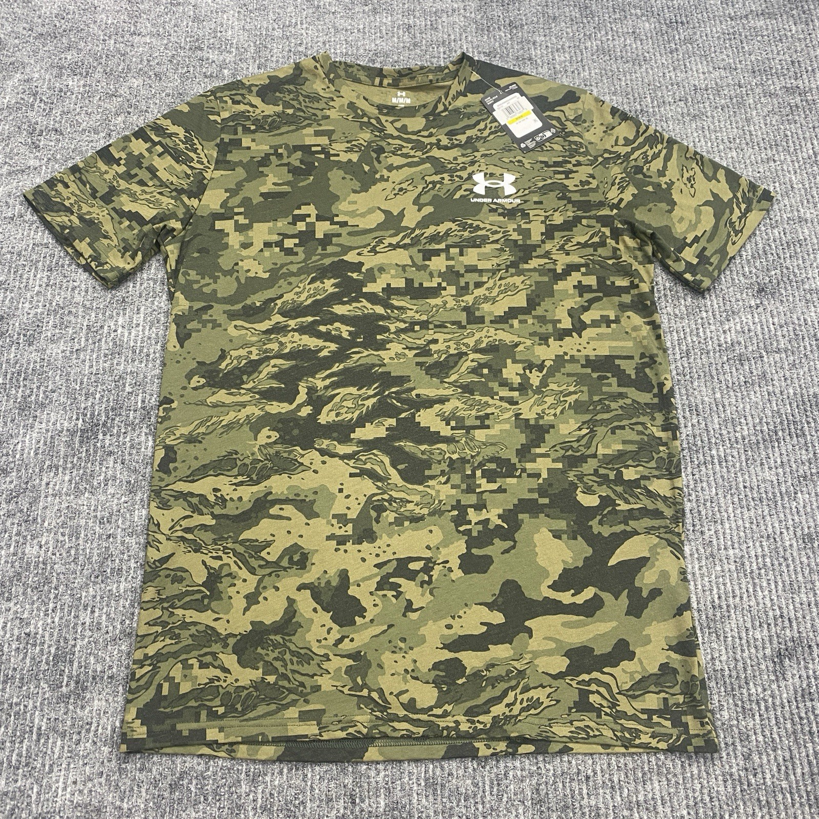 NWT Under Armour Camo Shirt Mens Medium Camouflage Green Short Sleeve Crew Neck