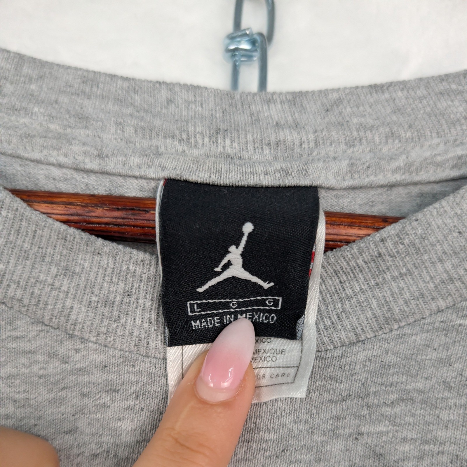 VTG Jordan T-Shirt Men's Large Gray Nike Air Wings Michael Jordan Graphic LS 90s gallery