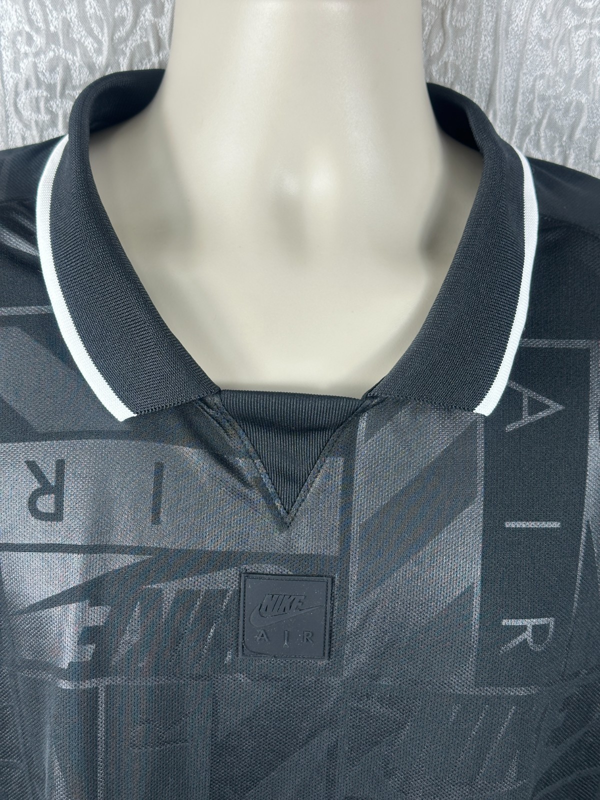 Nike Air Sportswear Men's Size XXL Black/White Long-Sleeved Jersey $80 NWT gallery