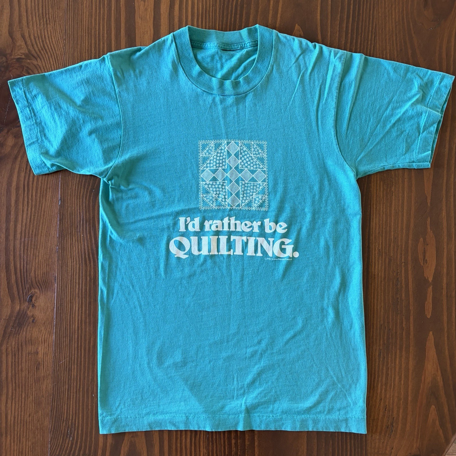 Vintage Unisex "I'd rather be QUILTING." T Shirt Size S / M Teal gallery