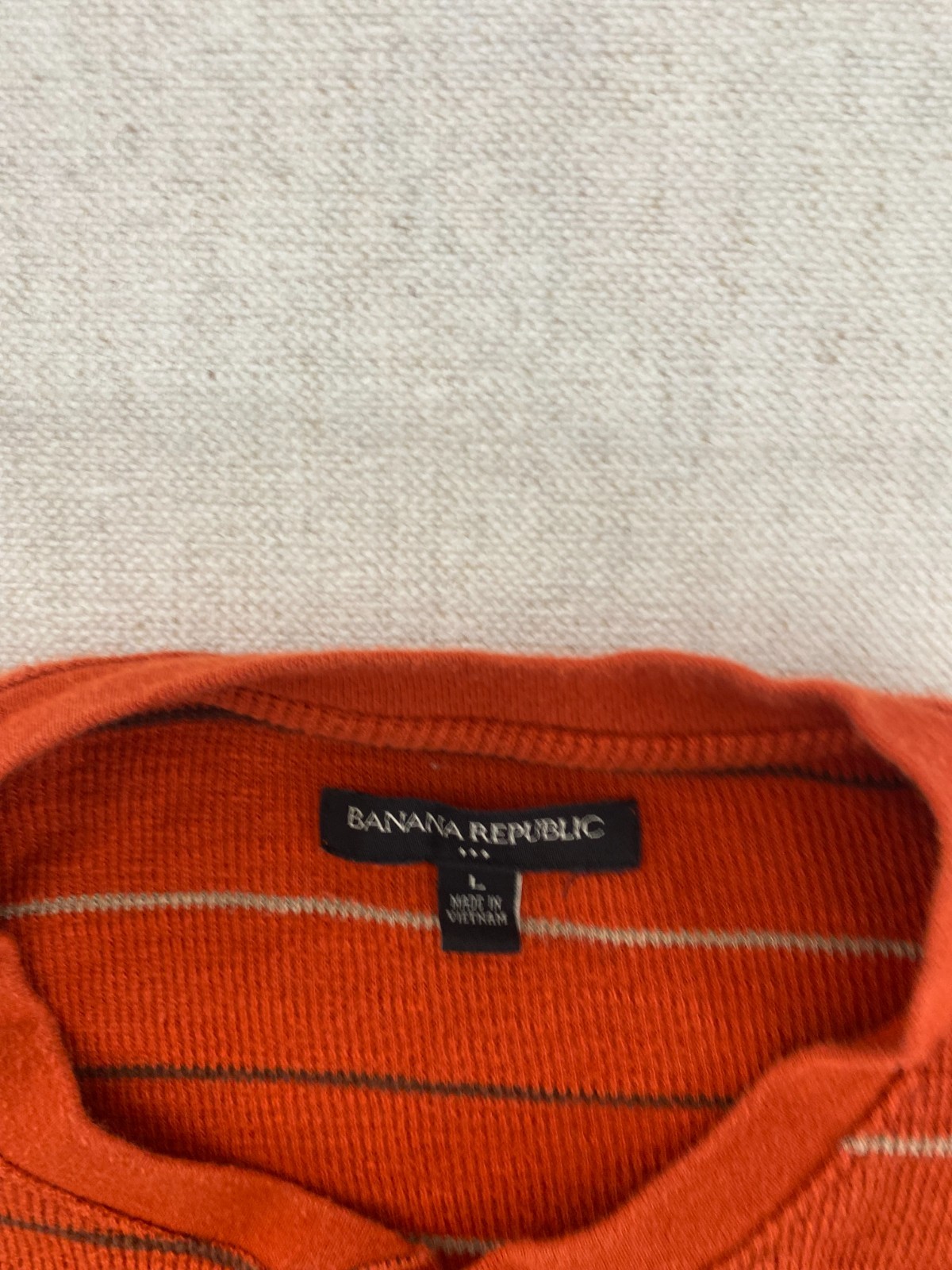 Banana Republic T-Shirt Mens Large Rust Orange Ribbed Cuffs Henley Pullover gallery