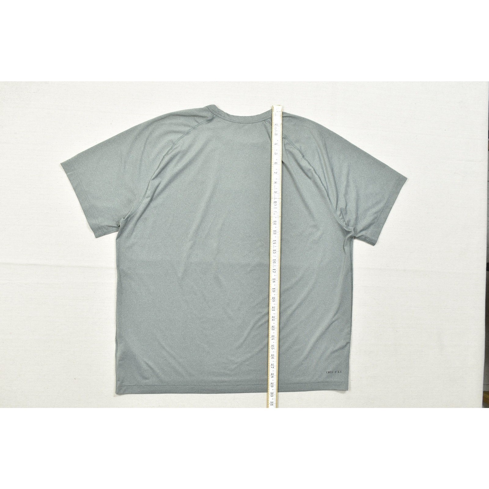 Nike Dri-Fit Men's XL Gray Short Sleeve Training T-Shirt Activewear Performance gallery