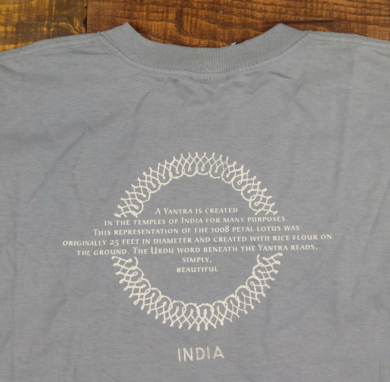 New Vintage 2001 Discovery Channel Store Mandala India Gray T-Shirt Size L gallery