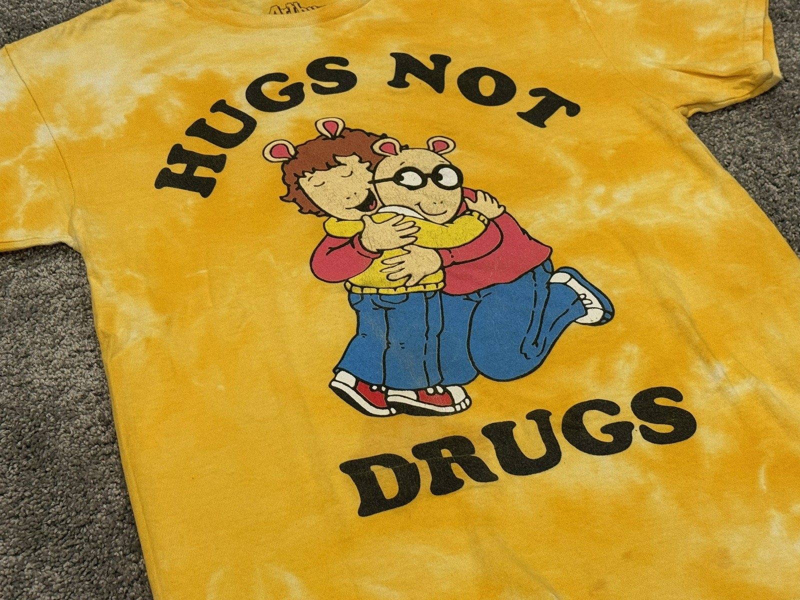 Vintage Y2K Arthur And Buster Bunny Hugs Not Drugs 2001 Marc Brown T-Shirt M gallery