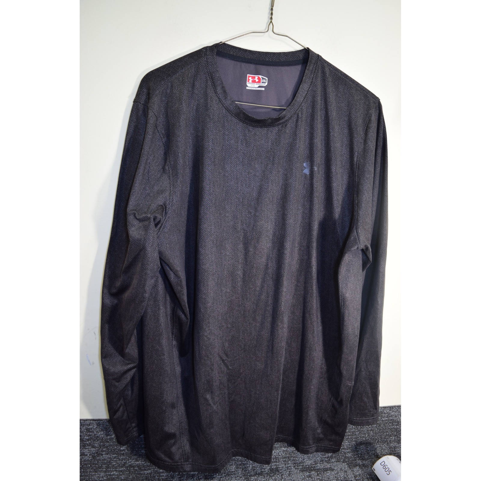 Vintage 2011 Under Armour Thicker Mens 2XL Fitted Herringbone Long Sleeve Shirt