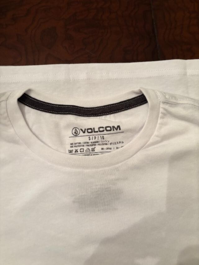 Volcom White T-Shirt SMALL New Without Tag Logo on Sleeve gallery