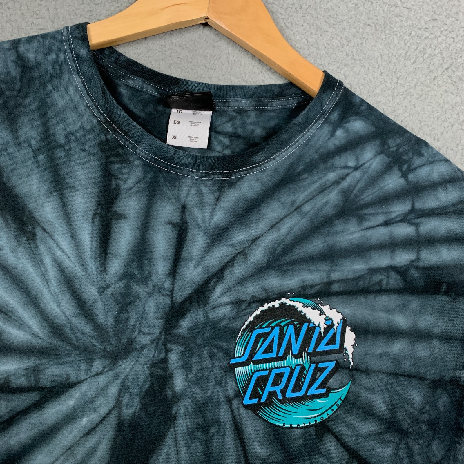Santa Cruz T-Shirt Men's XL Blue Tie Dye Wave Dot Spider Short Sleeve Skateboard gallery