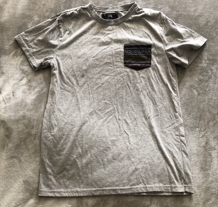 Beautiful Giant Heather gray tshirt with pocket design S gallery