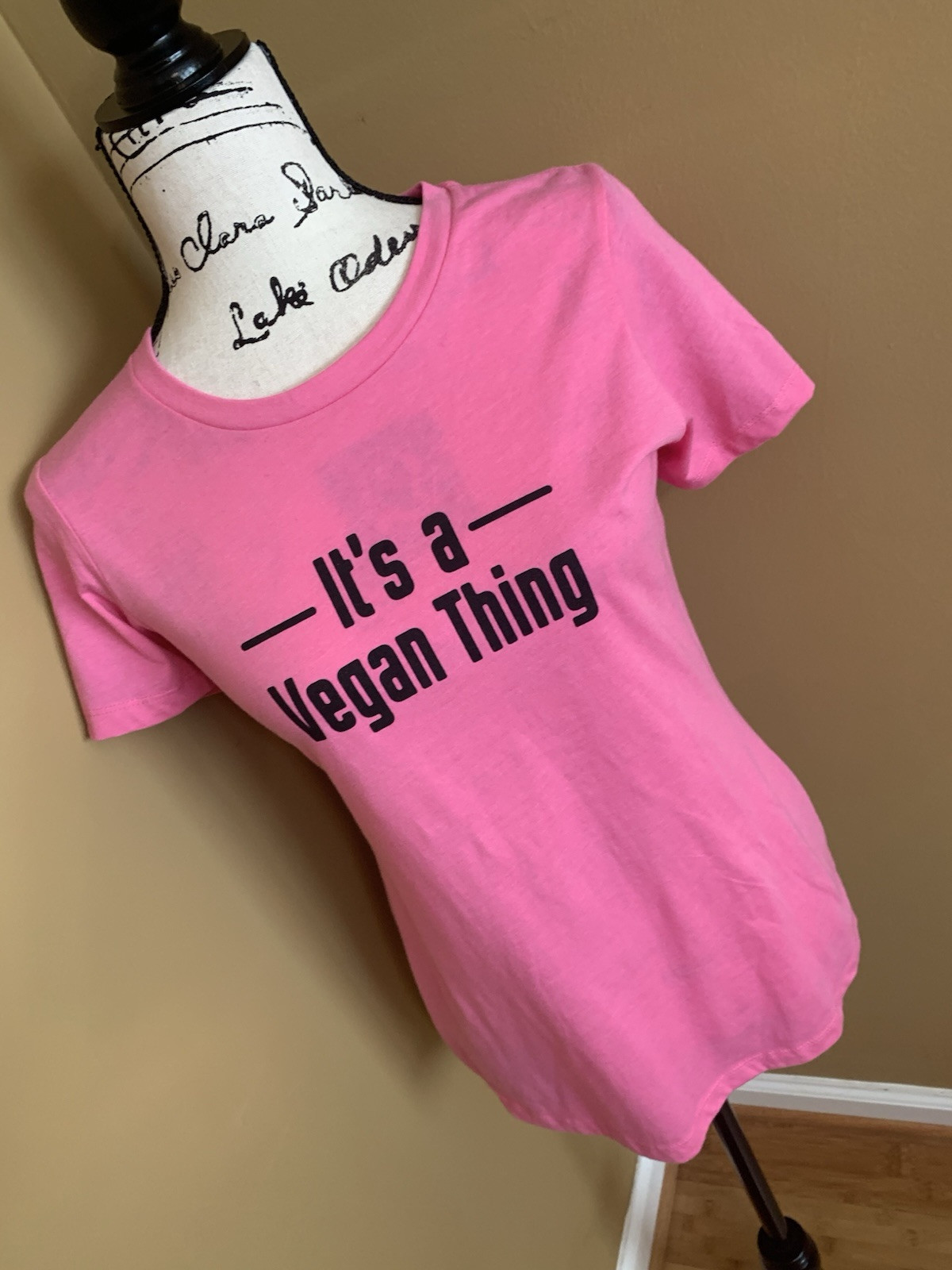 Vegan Printed It’s A Vegan Thing 🩷 Pink T-shirt Stretch Medium Good Life Cafe gallery