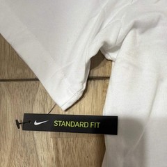 Nike The Nike Tee Men’s White Graphic Print Short Sleeve T-Shirt M AR5968-100
