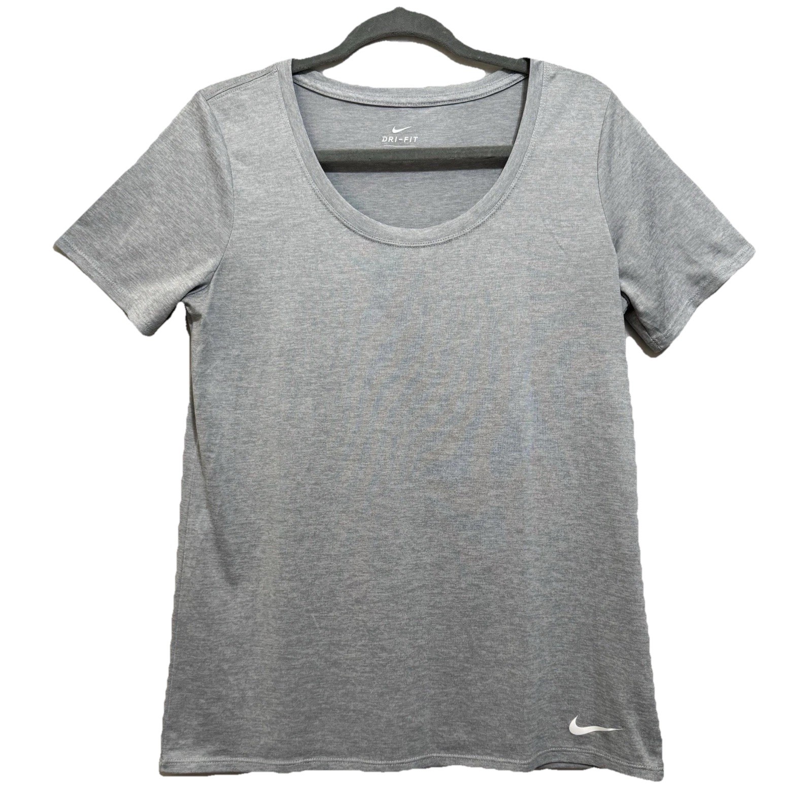 Nike Dri-FIT Women’s Scoop Neck T-Shirt Gray MEDIUM Athletic Short Sleeve Tee gallery
