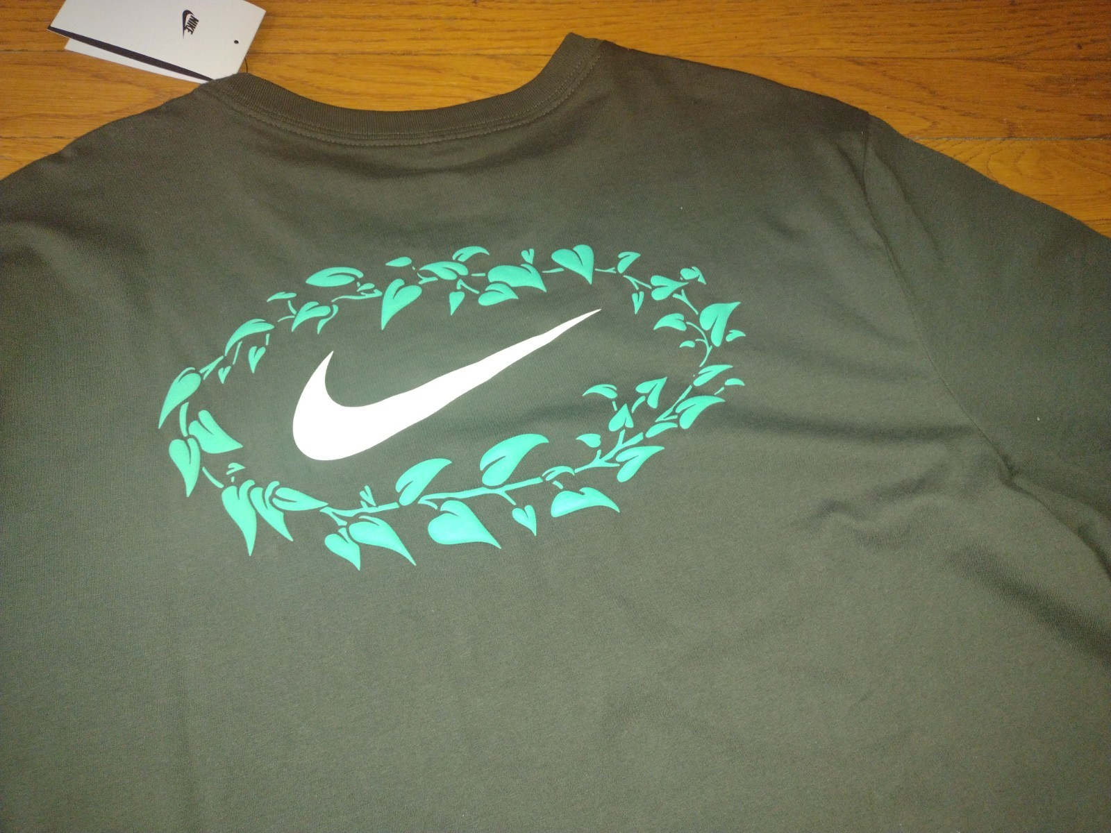 NWT, Nike Men's Graphic 100% Cotton Dark Green T-Shirt, Style # HJ0618-355 gallery