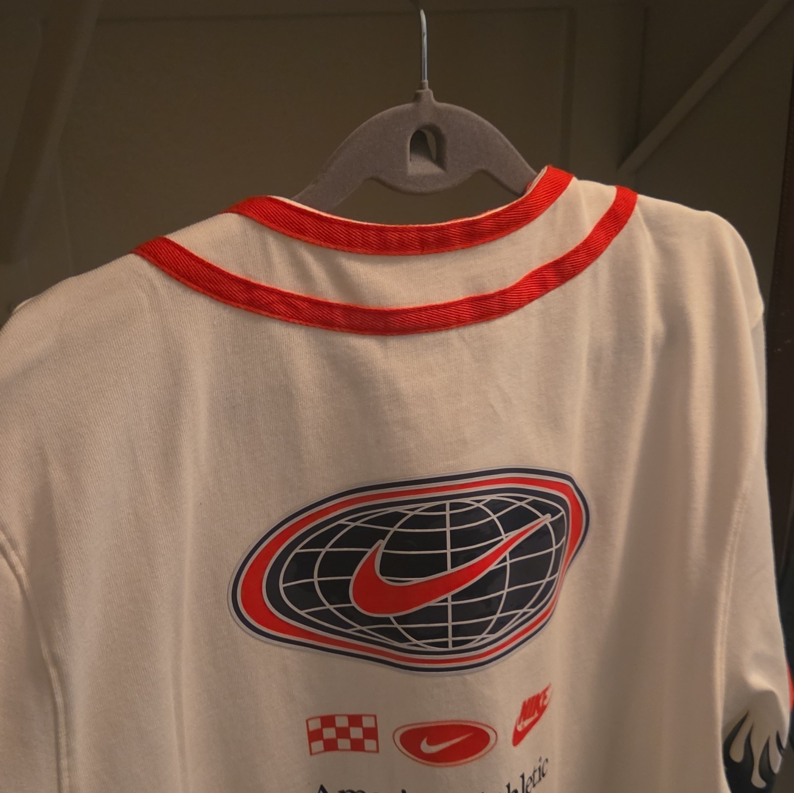 Nike Men’s XL Button-Front V-Neck Jersey T-Shirt White/Red/Blue Graphic gallery