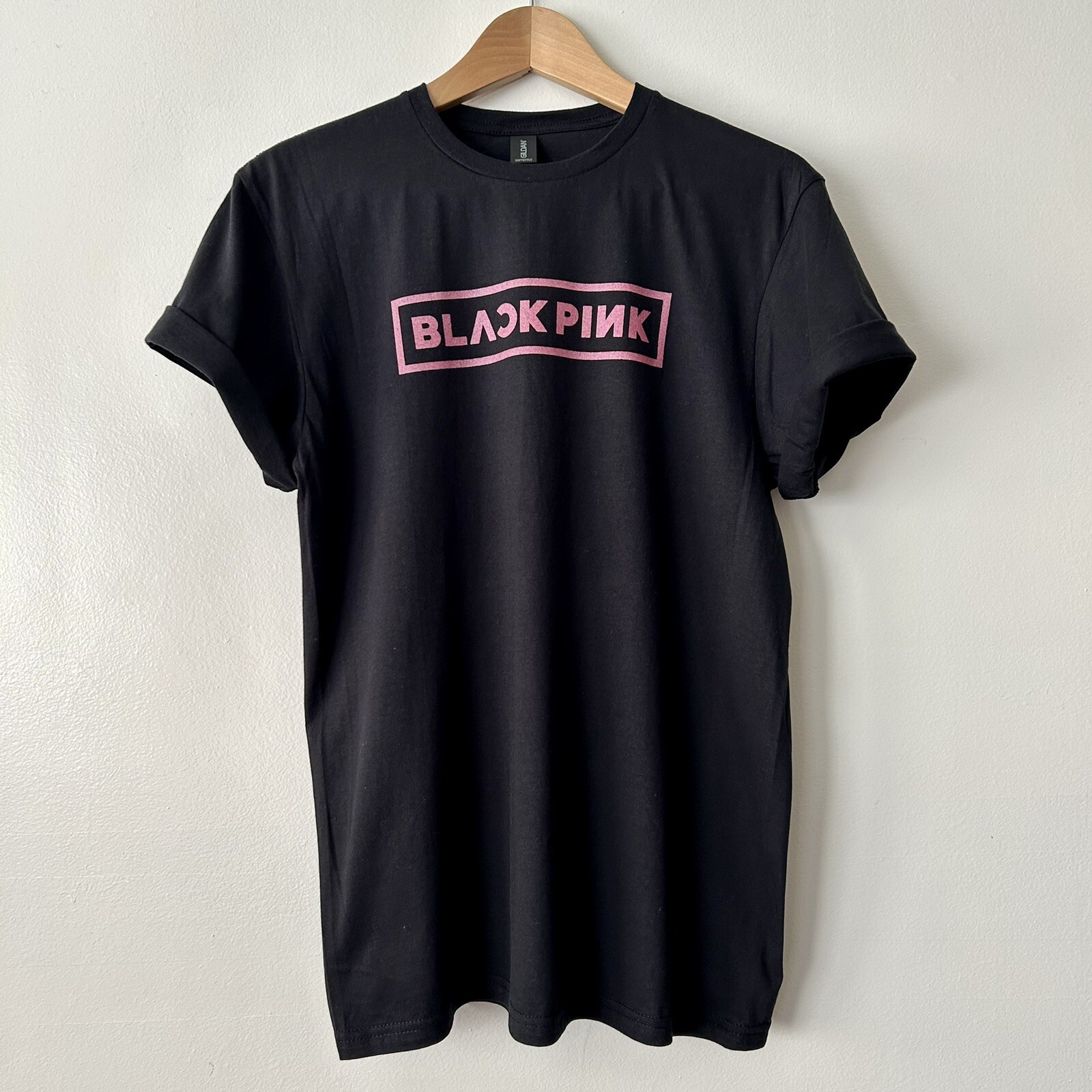 Blackpink T-Shirt 100% Lightweight Ringspun Cotton NEW Mens Unisex Fit Size S-XL gallery