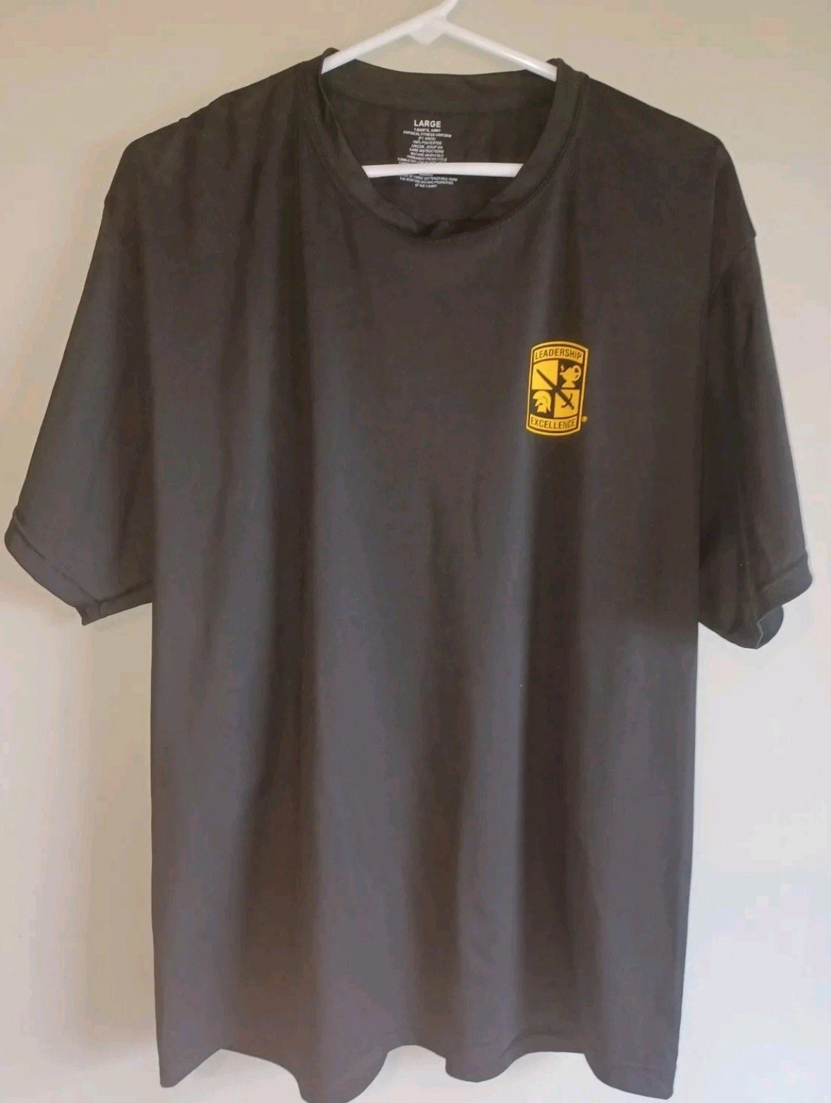 Army Rotc Men Leadership Excellence Crest Logo Black T-Shirt Size XLarge gallery