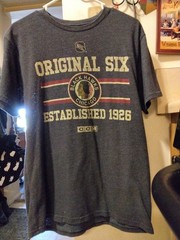Chicago Black Hawks NHL CCM Men’s Size M Graphic Gray Hockey T Shirt