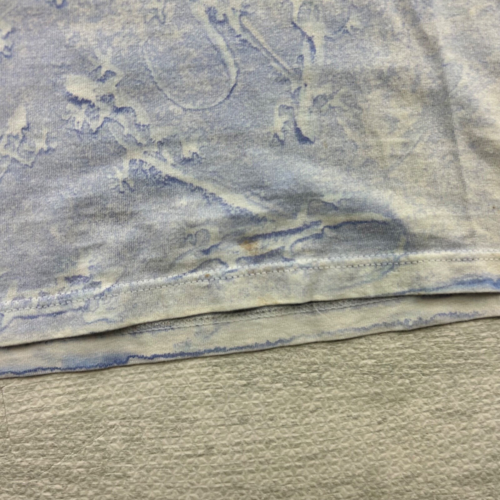 Vintage 90s Maui Hawaii Shirt Size Large Blue Lizard All Over Print gallery