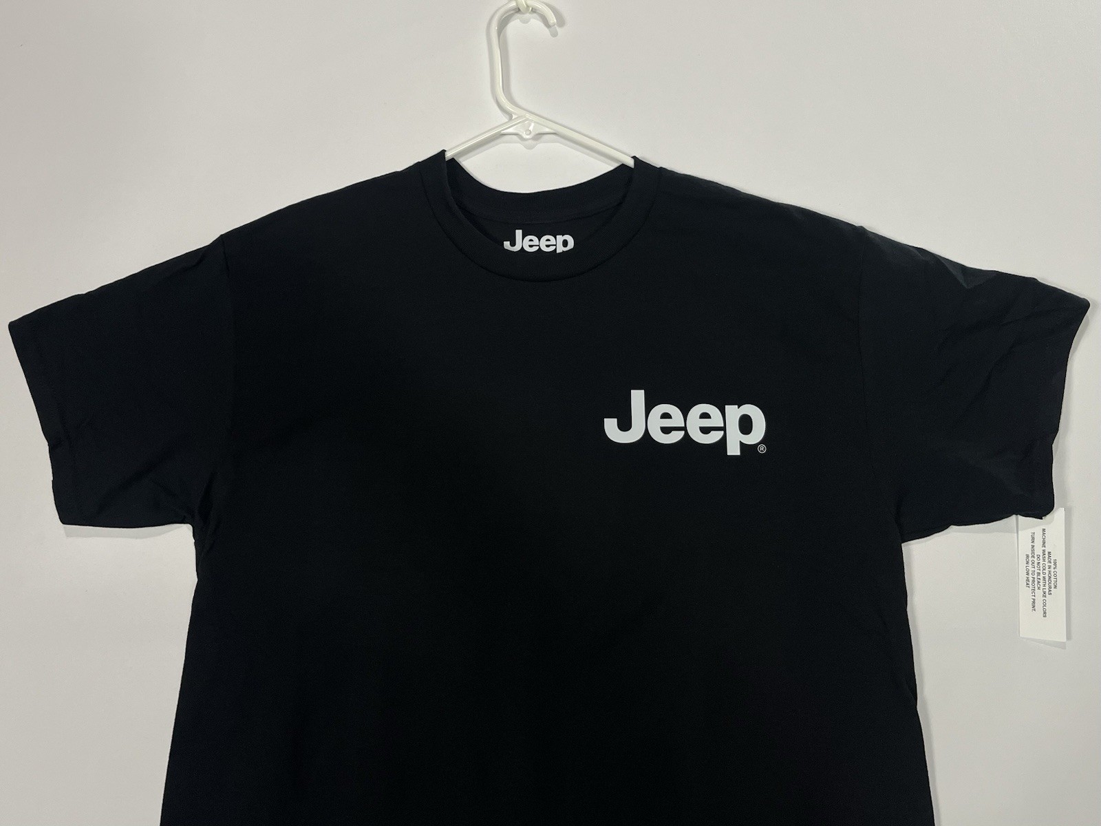 JEEP Logo T-Shirt (Size Medium) Wrangler/Gladiator — Truck/SUV Emblem Badge Tee gallery