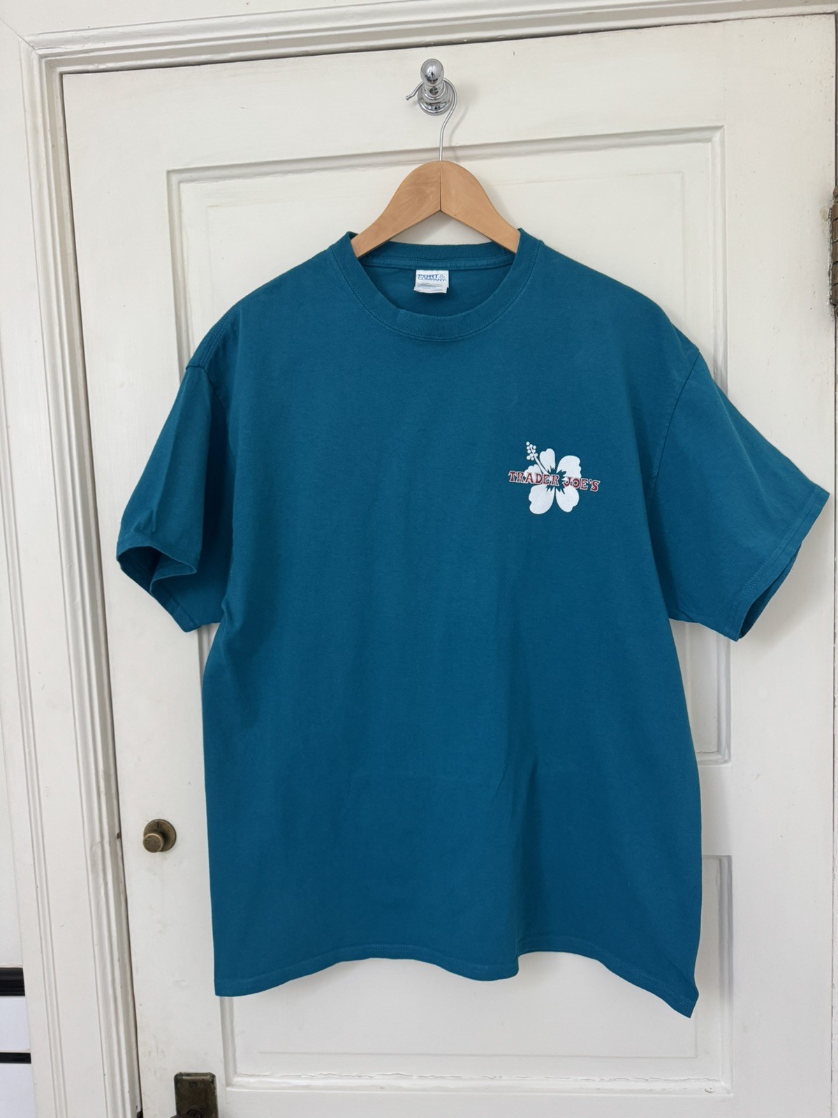 Trader Joe’s Graphic T-Shirt Adult size XL Teal Blue Green Flower Hibiscus gallery