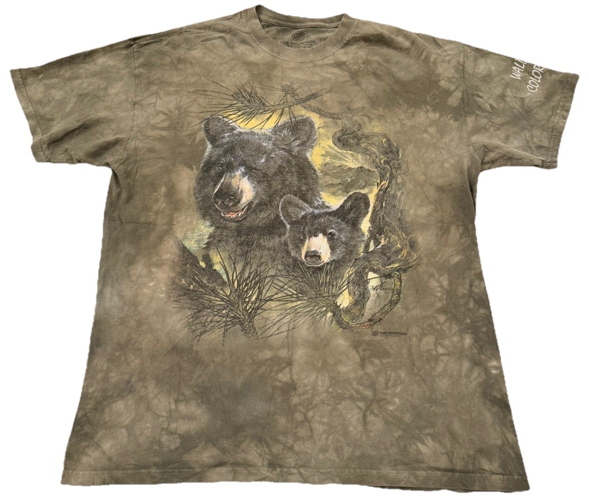 The Mountain Black Bear Cub T-Shirt Tie Dye Green Men’s T-Shirt Size XL Camo