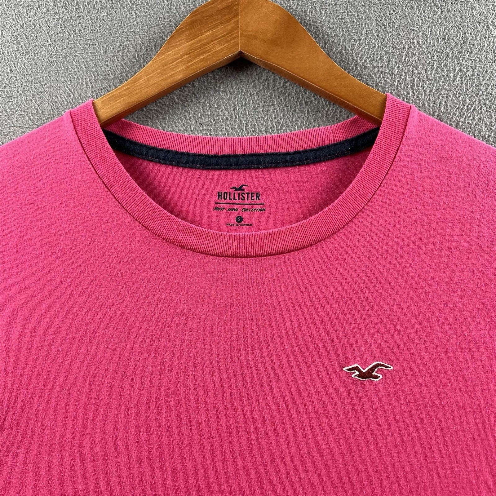 Hollister Shirt Mens Small Hot Pink Must Have Collection Beach Surf Outdoor Y2K gallery