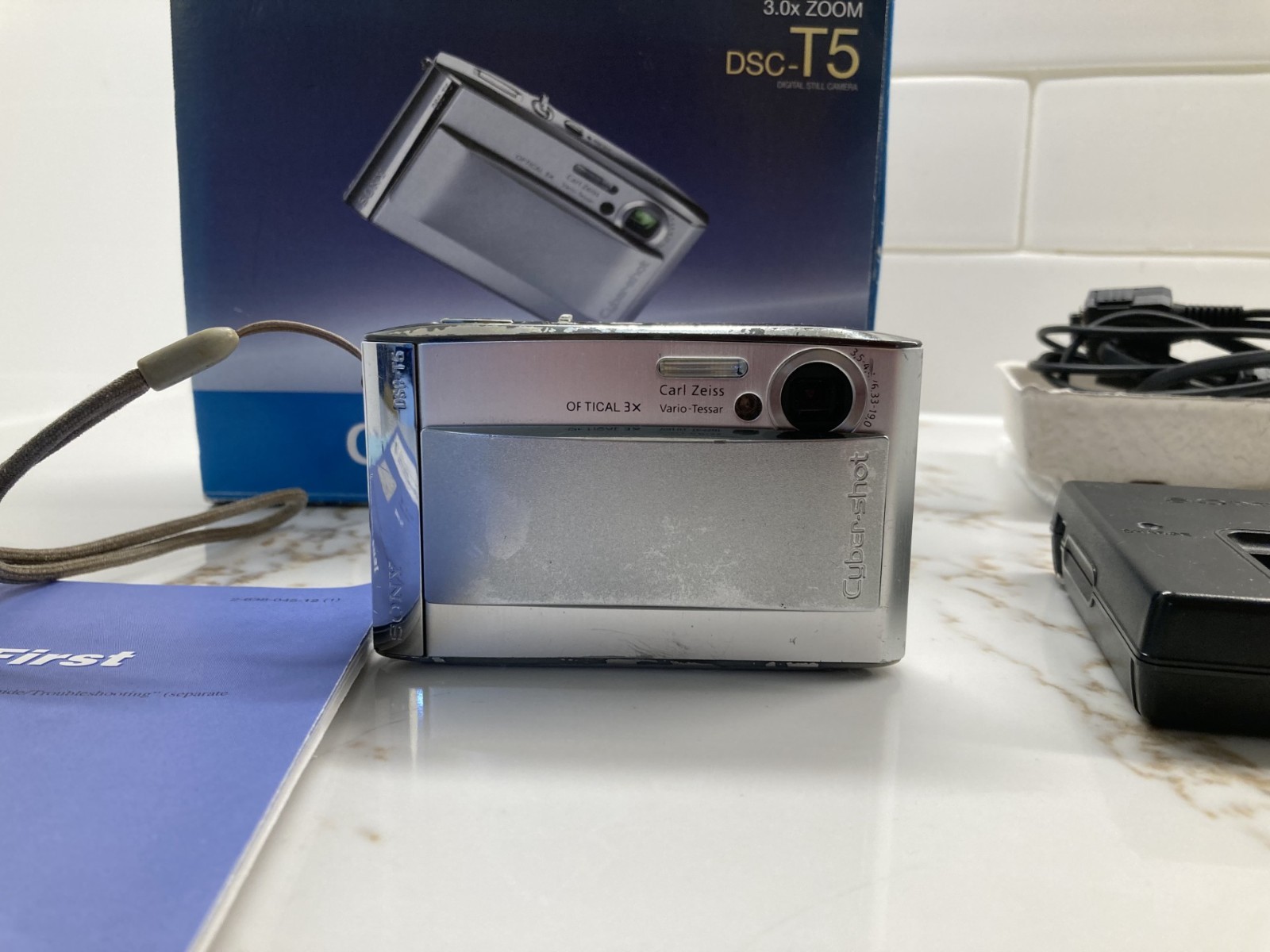 Sony DSC-T5 digital camera – tested and WORKING – with extras!