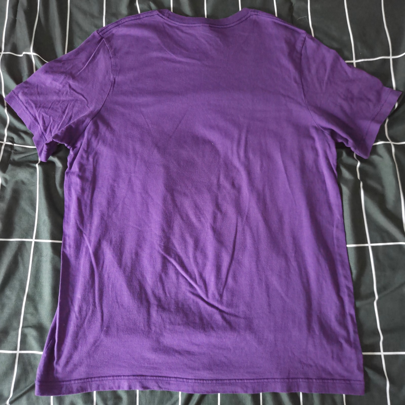 Chadwick Boseman Wakanda Forever Pose Marvel Black Panther T-shirt (Purple) - XL gallery