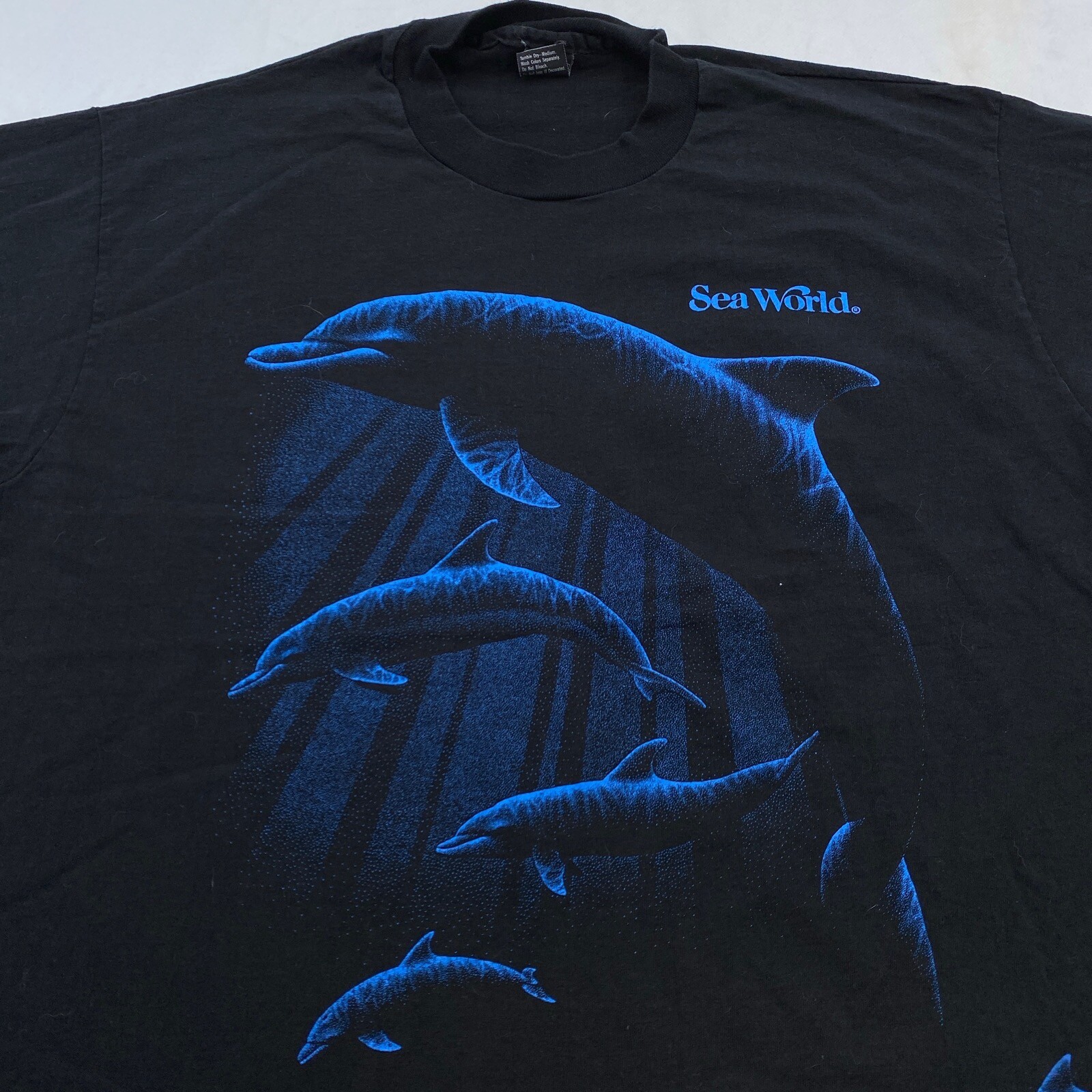 vintage 90s SEA WORLD DOLPHIN T-Shirt LARGE/XL nature ocean animal soft shadow