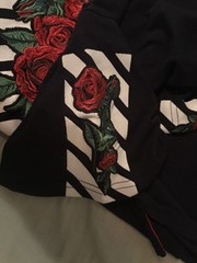 KRISP Rose T-Shirt Medium Black with Red Rose